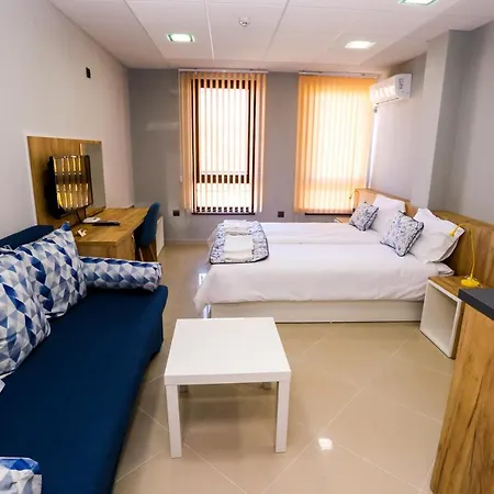 Otel студия и за гости -жк пентагон
