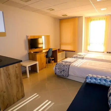 Otel студия и за гости -жк пентагон